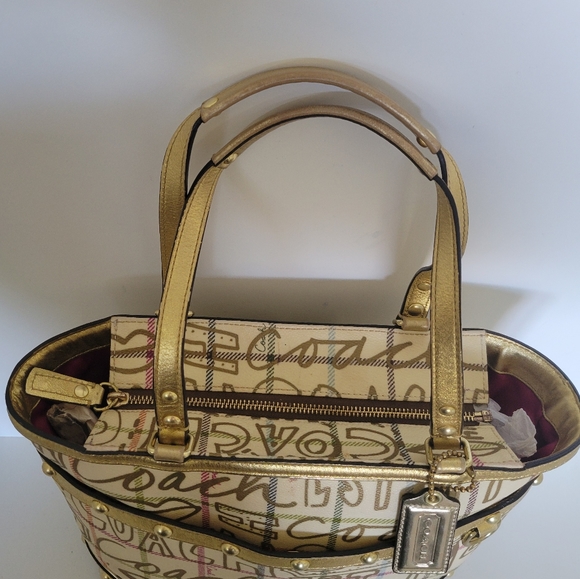 Coach Signature Coated Canvas Gold/Creamy Tote bag - Picture 6 of 10